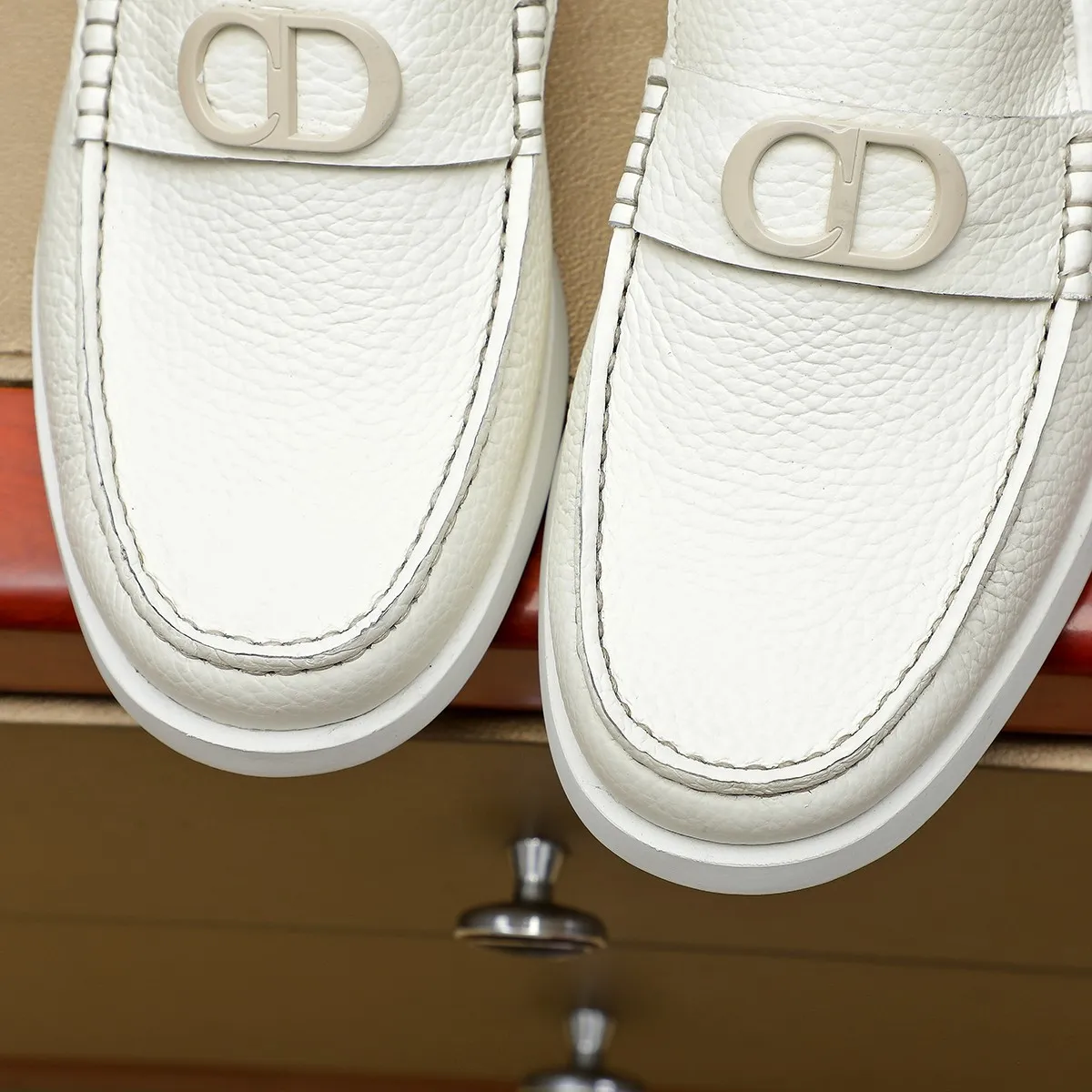 Men's clothing and shoes 💰460 💰🔥[Dior] High-end top-notch 🔝 purchasing agent 🔍🔍The latest 🇺🇸 counters are on sale simultaneously, original Italian brand · brand totem cloth sewn with brand cloth label · paired with calfskin · (high-end, nobility and class) exquisite workmanship (cow Leather lining) Sole: Original two-color sole ⚠️outsole specially provided by the original factory. Comfortable, wear-resistant, non-slip, real-life photoshoot🎬The real thing is more beautiful🔍Color: Color optional💕💕Number of yards: 39-44 (customized at 38.45.46)...